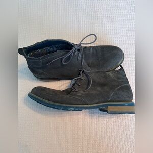 English Laundry Dark Gray Suede Chukka Boots